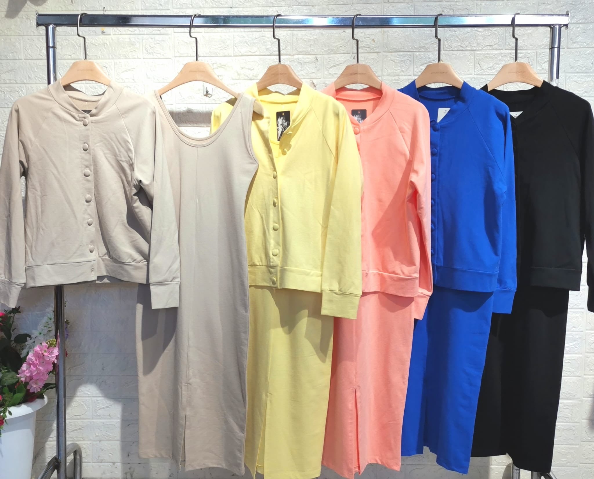 James & Elly™ | Midi dress in ribbed knit & bomber jacket set