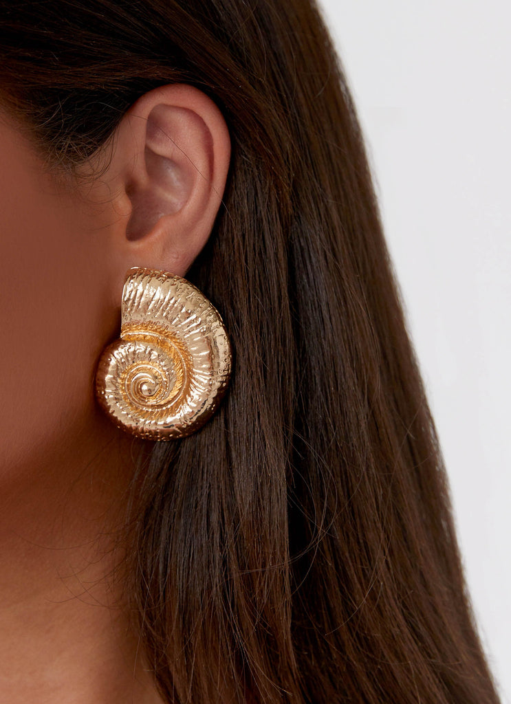 James & Elly™ | Shell Earrings
