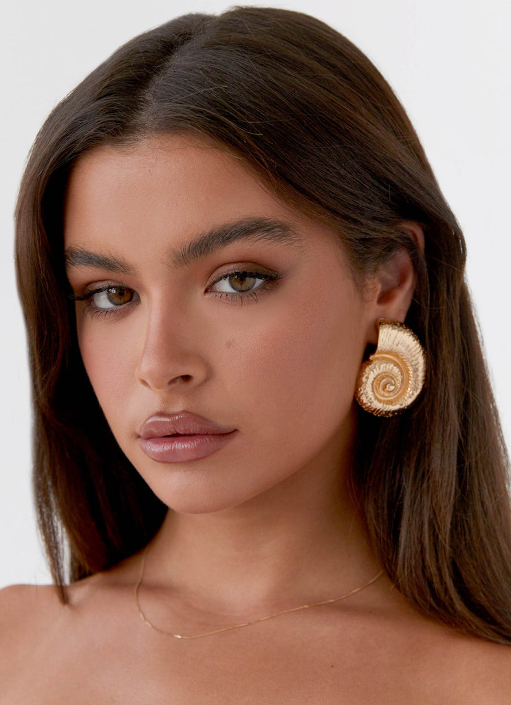 James & Elly™ | Shell Earrings