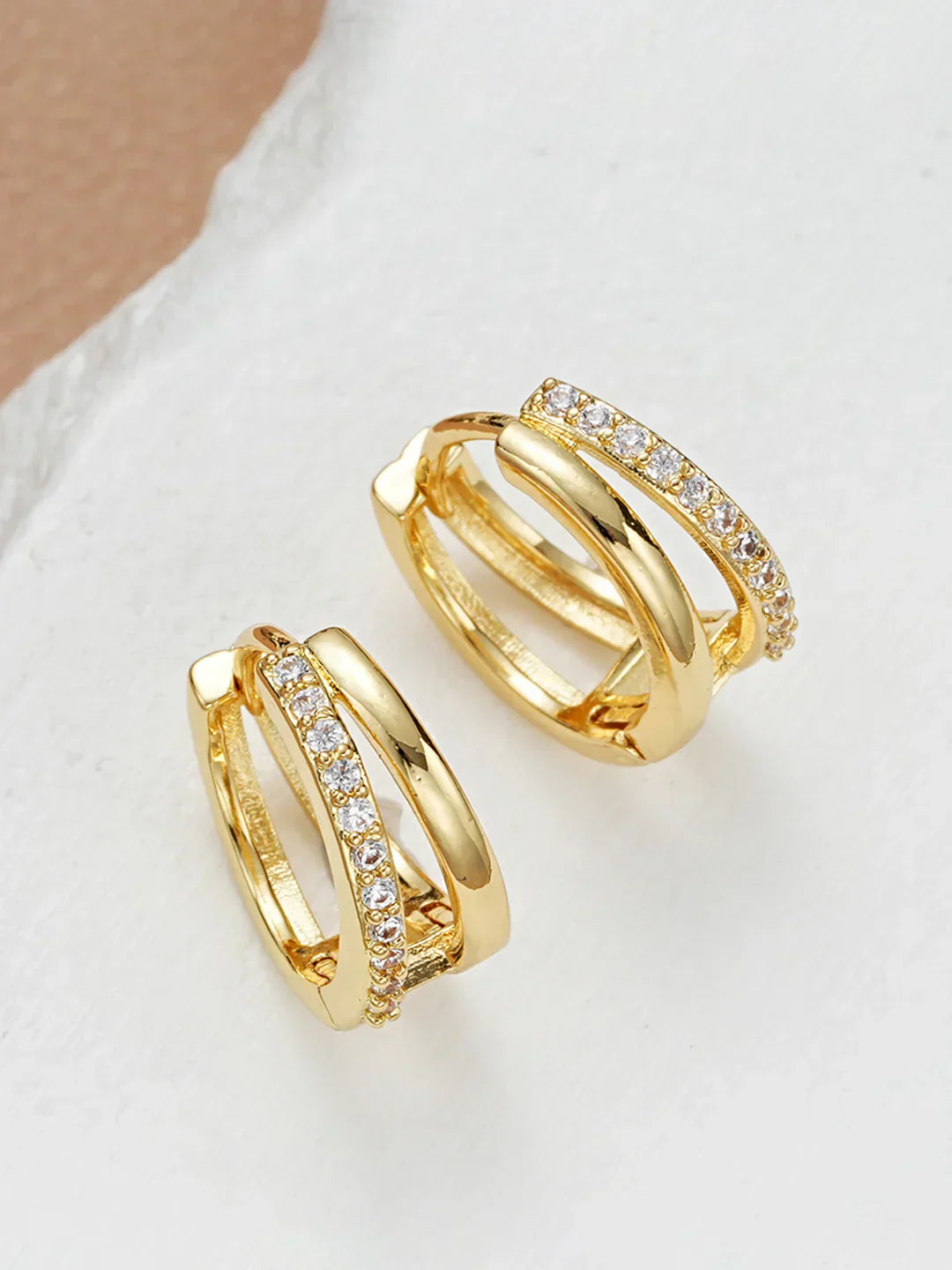 James & Elly™ | Earrings with Double Rings and Rhinestones