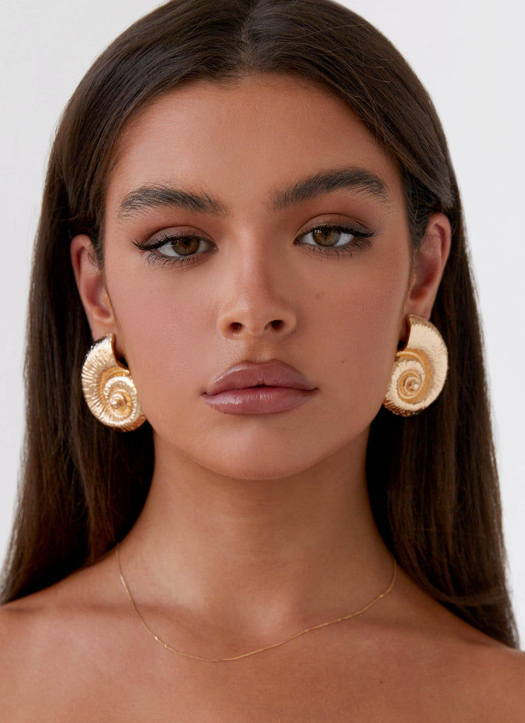 James & Elly™ | Shell Earrings